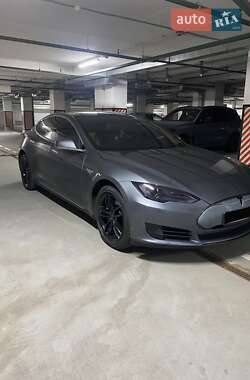 Ліфтбек Tesla Model S 2013 в 