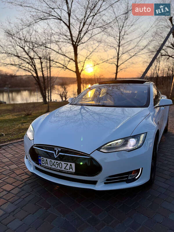 Ліфтбек Tesla Model S 2012 в 