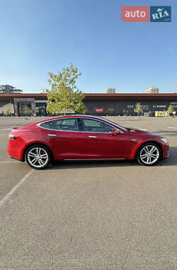 Лифтбек Tesla Model S 2015 в Киеве