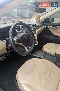 Лифтбек Tesla Model S 2013 в 