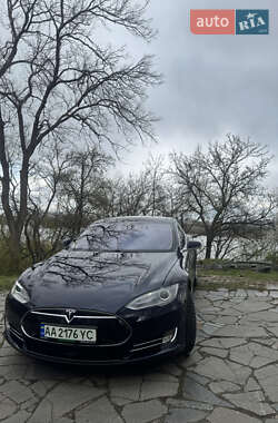 Ліфтбек Tesla Model S 2015 в 