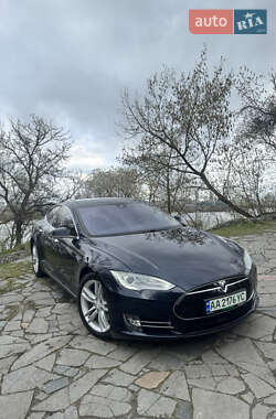 Ліфтбек Tesla Model S 2015 в 