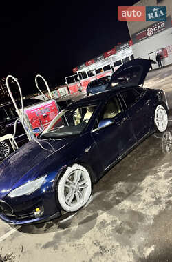 Ліфтбек Tesla Model S 2015 в 