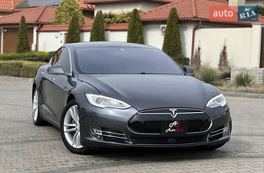 Лифтбек Tesla Model S 2014 в 
