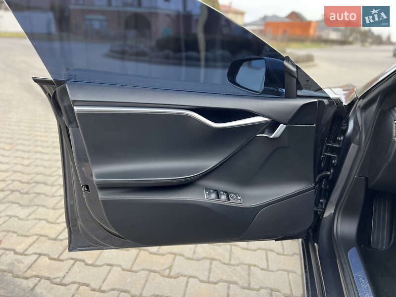 Лифтбек Tesla Model S 2014 в Одессе