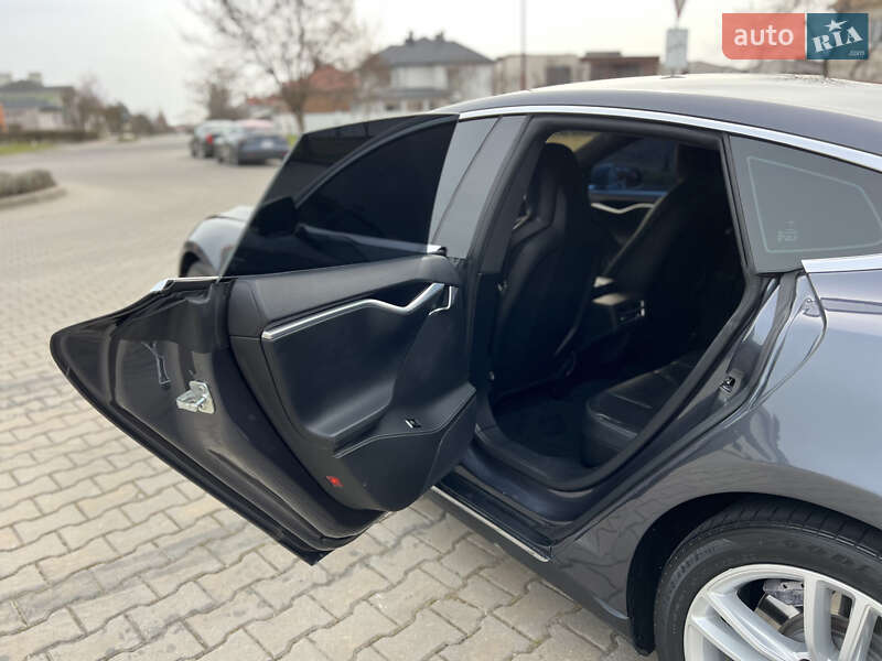 Лифтбек Tesla Model S 2014 в Одессе