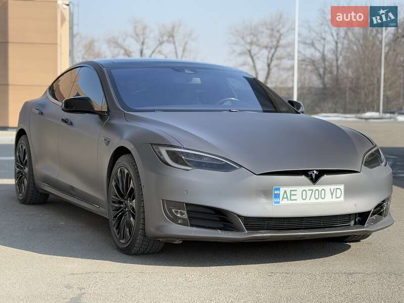 Лифтбек Tesla Model S 2016 в Днепре