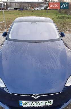 Лифтбек Tesla Model S 2018 в Радехове