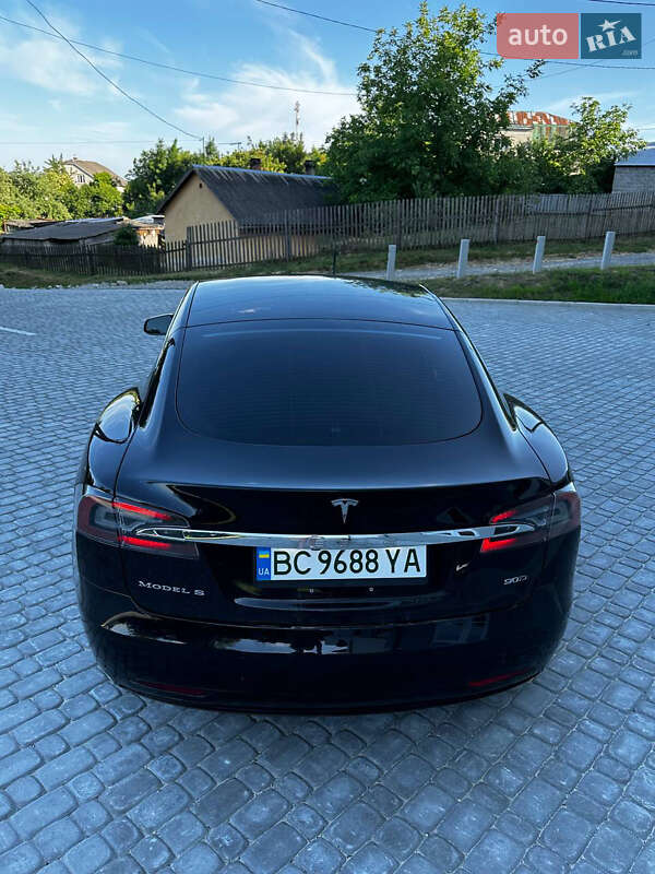 Лифтбек Tesla Model S 2016 в Львове