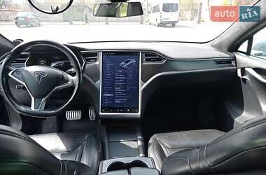 Лифтбек Tesla Model S 2015 в 