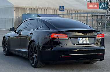 Лифтбек Tesla Model S 2022 в 