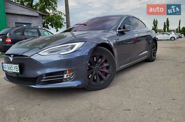 Лифтбек Tesla Model S 2017 в Киеве