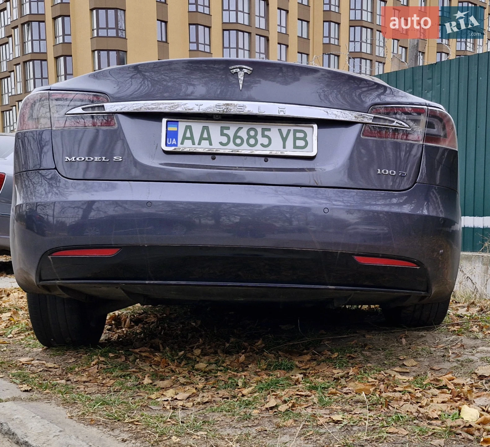 Tesla Model S 2017 VIN 5YJSA1E20HF189932 фото оголошення 3 з 12