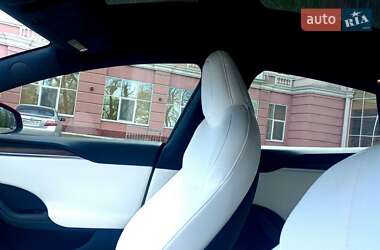 Лифтбек Tesla Model S 2021 в 