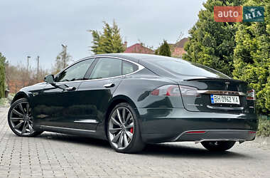 Лифтбек Tesla Model S 2014 в 