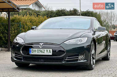 Лифтбек Tesla Model S 2014 в 