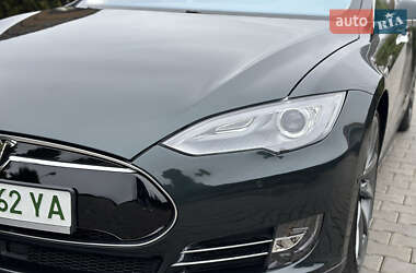 Лифтбек Tesla Model S 2014 в 