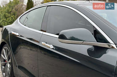 Лифтбек Tesla Model S 2014 в 