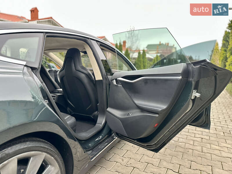 Лифтбек Tesla Model S 2014 в Одессе