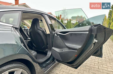 Лифтбек Tesla Model S 2014 в 
