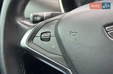 Лифтбек Tesla Model S 2014 в 