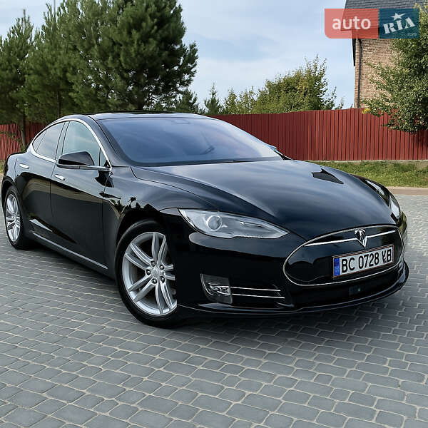 Лифтбек Tesla Model S 2014 в 