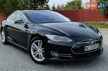 Лифтбек Tesla Model S 2014 в 