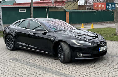 Лифтбек Tesla Model S 2017 в 