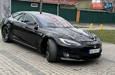 Лифтбек Tesla Model S 2017 в 