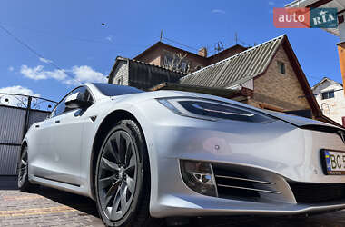 Лифтбек Tesla Model S 2016 в 