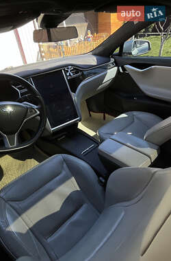 Лифтбек Tesla Model S 2016 в 