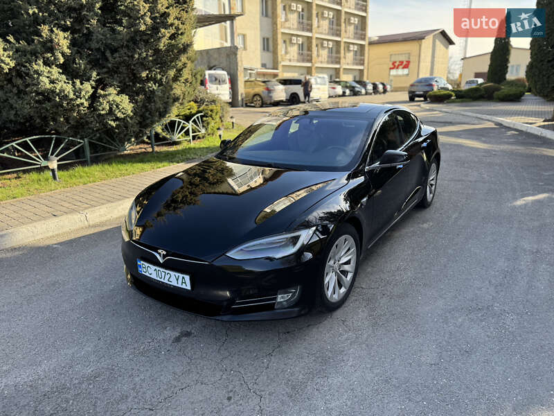 Лифтбек Tesla Model S 2018 в 