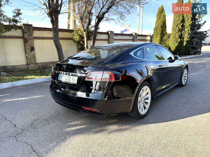Лифтбек Tesla Model S 2018 в Львове