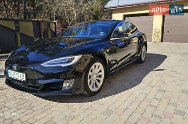 Лифтбек Tesla Model S 2017 в 