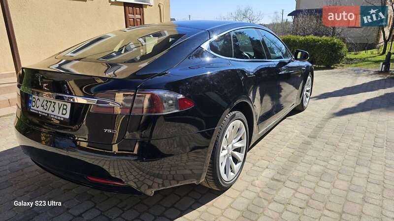 Лифтбек Tesla Model S 2017 в Львове