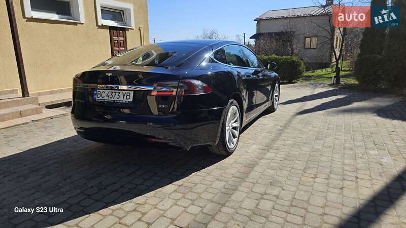 Лифтбек Tesla Model S 2017 в Львове