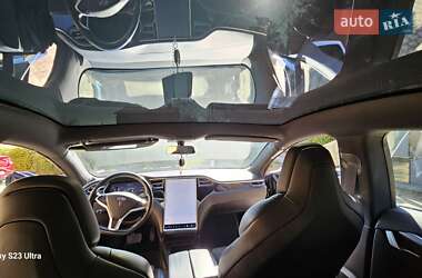Лифтбек Tesla Model S 2017 в Львове