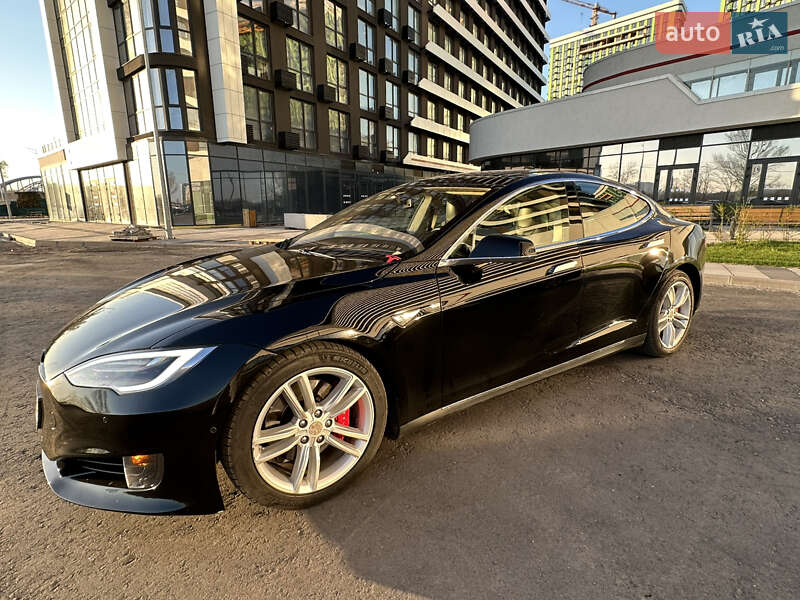 Ліфтбек Tesla Model S 2015 в Києві