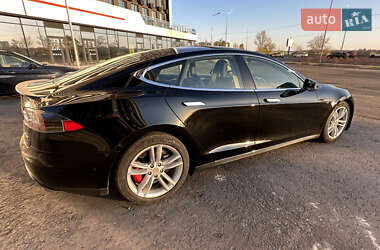 Лифтбек Tesla Model S 2015 в 