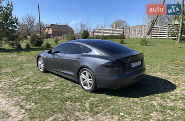 Лифтбек Tesla Model S 2015 в 