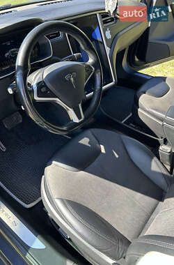 Лифтбек Tesla Model S 2015 в 