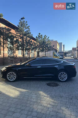 Лифтбек Tesla Model S 2013 в 