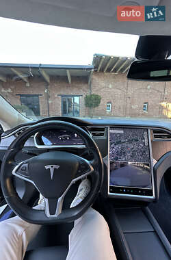 Лифтбек Tesla Model S 2013 в 