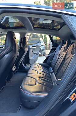 Лифтбек Tesla Model S 2013 в 