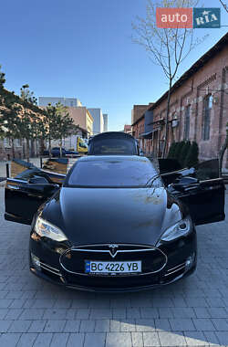 Лифтбек Tesla Model S 2013 в 