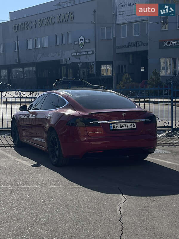 Лифтбек Tesla Model S 2016 в Виннице