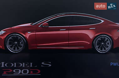 Лифтбек Tesla Model S 2016 в 