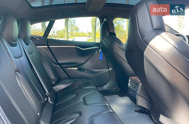 Лифтбек Tesla Model S 2017 в 