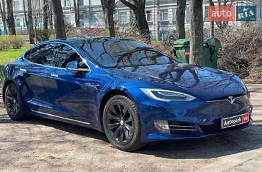 Лифтбек Tesla Model S 2017 в 