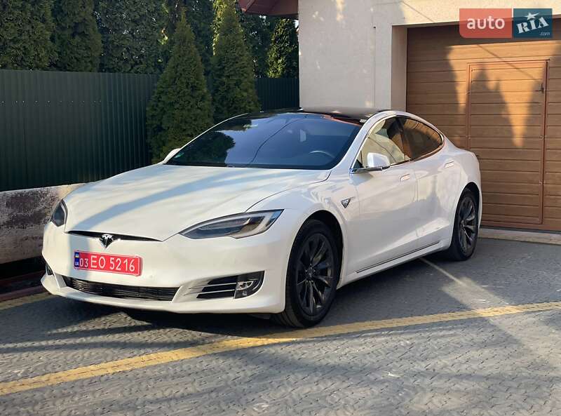 Ліфтбек Tesla Model S 2019 в 